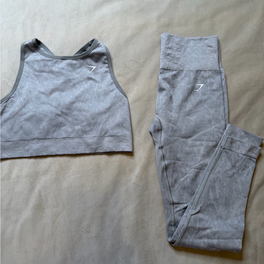 Gymshark Adapt Animal Seamless set in a light grey
